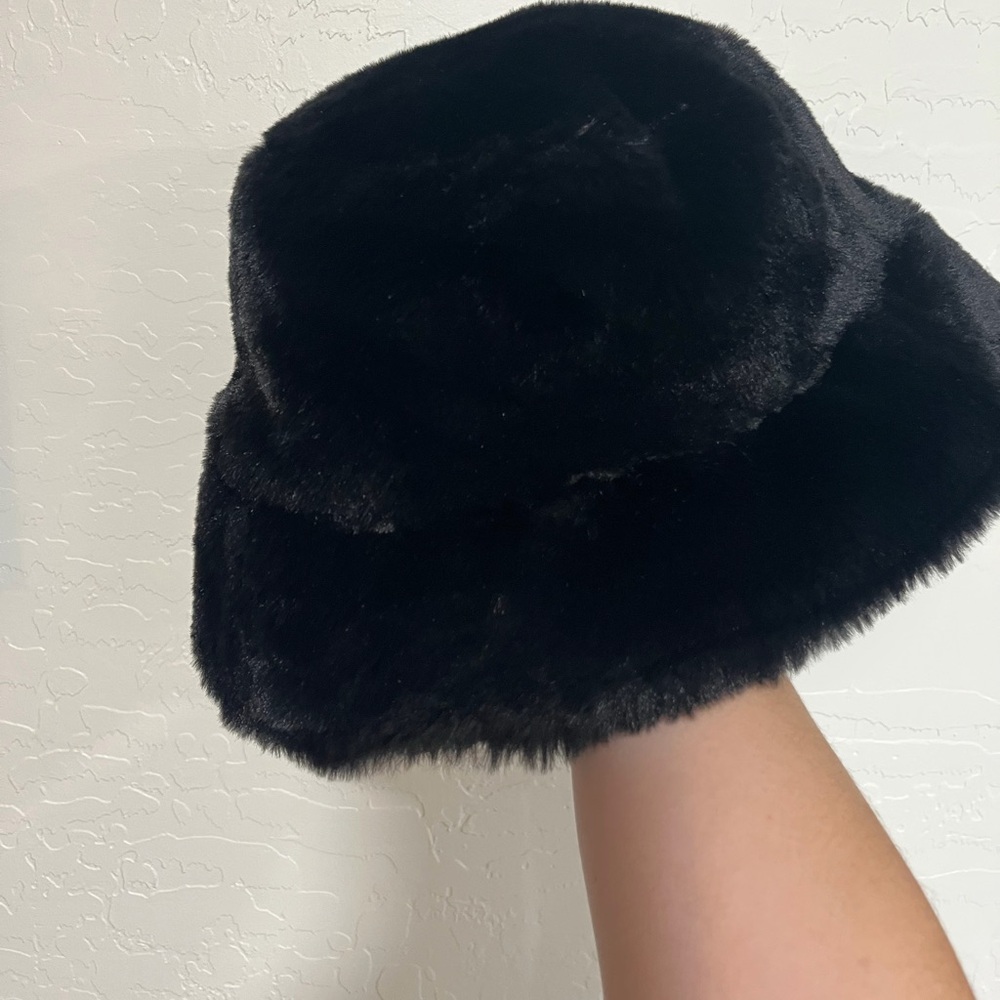 INC International Concepts Black Faux Fur Hat 💌